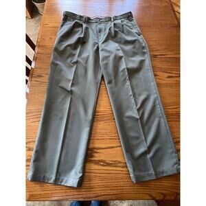 Haggar men's size 44 x 30 olive green pleated front dress pants